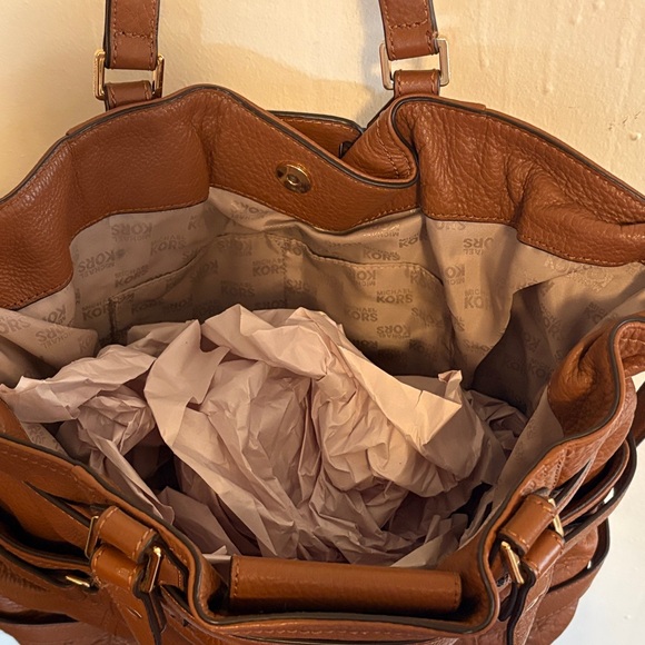 Michael Kors Gansevoort Chestnut Leather large Tote - Picture 4 of 9